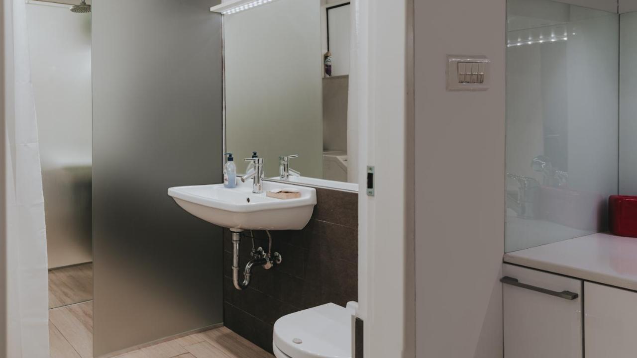 Salon Apartment In Dorcol Historical Belgrado Esterno foto