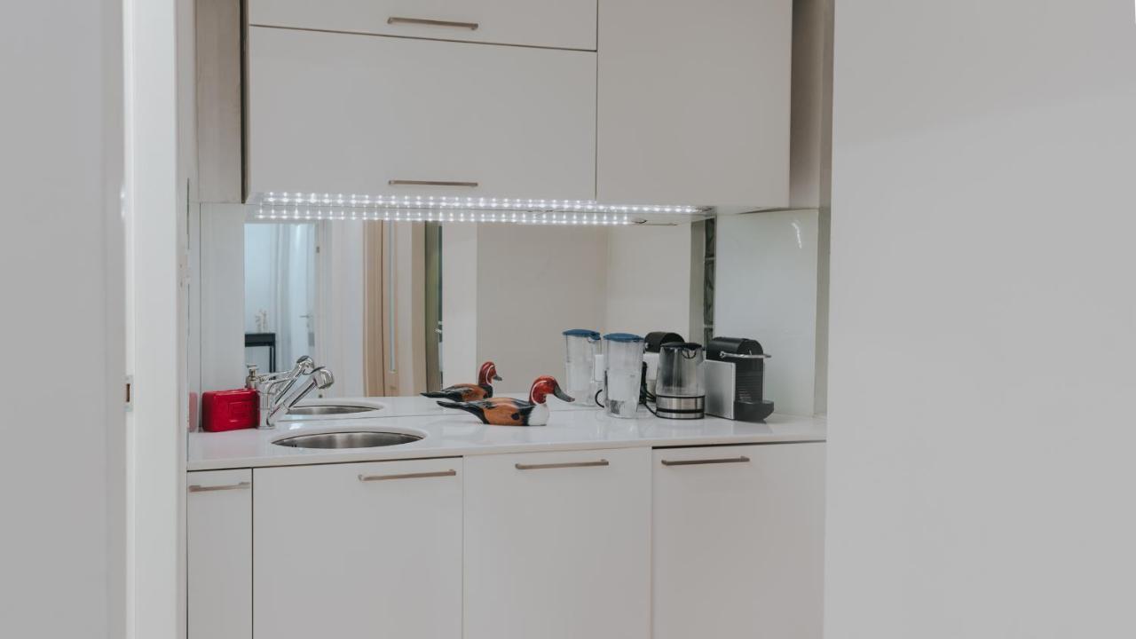 Salon Apartment In Dorcol Historical Belgrado Esterno foto